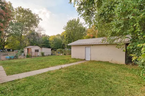 Exterior - 2911 W Latoka St, Springfield, MO 65807 photo 7 of 9