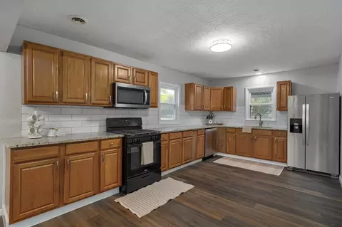 Kitchen - 2911 W Latoka St, Springfield, MO 65807 photo 1 of 2