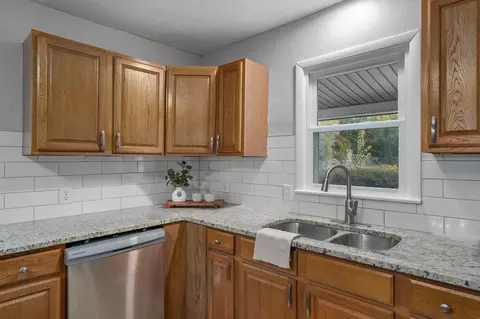 Kitchen - 2911 W Latoka St, Springfield, MO 65807 photo 2 of 2
