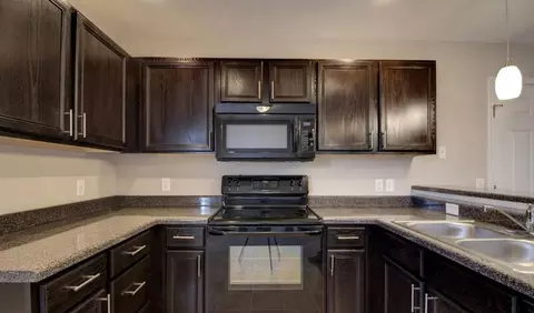 Kitchen - 1050 S Strasbourg Ave, Springfield, MO 65802 photo 1 of 1
