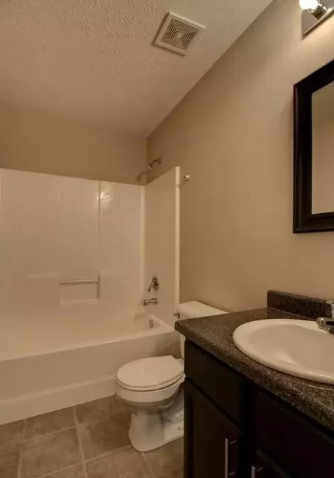 Bath - 1050 S Strasbourg Ave, Springfield, MO 65802 photo 3 of 3