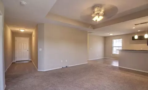 Entry Way - 1050 S Strasbourg Ave, Springfield, MO 65802 photo 1 of 1