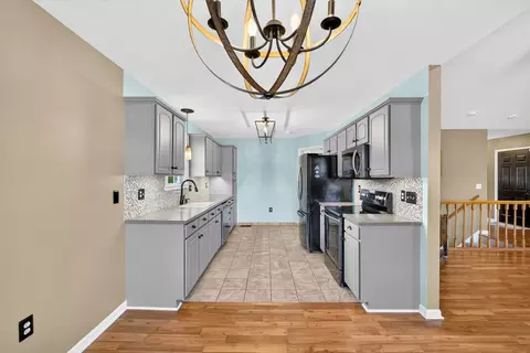 Kitchen - 660 Big Bear Ct, Marshfield, MO 65706 photo 1 of 4