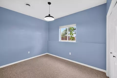 Bedroom - 660 Big Bear Ct, Marshfield, MO 65706 photo 8 of 9