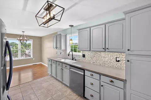 Kitchen - 660 Big Bear Ct, Marshfield, MO 65706 photo 4 of 4