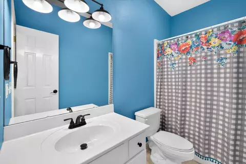 Bath - 660 Big Bear Ct, Marshfield, MO 65706 photo 3 of 3