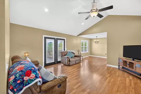 Living - 660 Big Bear Ct, Marshfield, MO 65706 photo 1 of 6