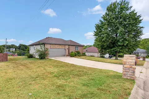 Exterior - 660 Big Bear Ct, Marshfield, MO 65706 photo 5 of 12