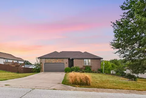 Exterior - 660 Big Bear Ct, Marshfield, MO 65706 photo 2 of 12