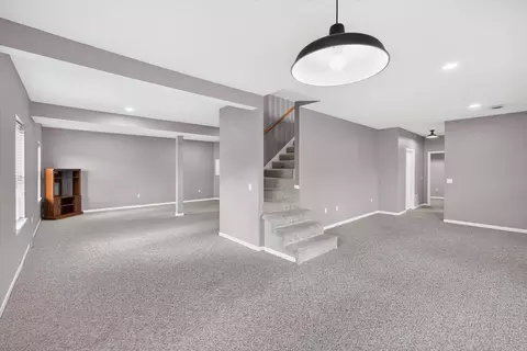 Living - 660 Big Bear Ct, Marshfield, MO 65706 photo 5 of 6