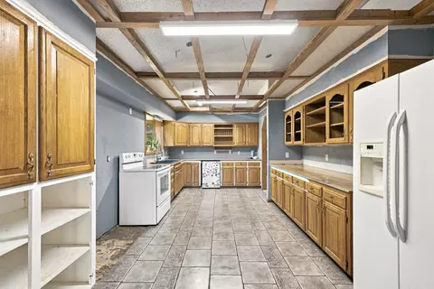 Kitchen - 301 Hillcrest Dr, Noel, MO 64854 photo 2 of 3