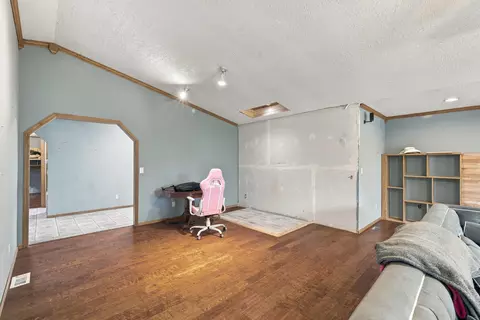 Living - 301 Hillcrest Dr, Noel, MO 64854 photo 7 of 9