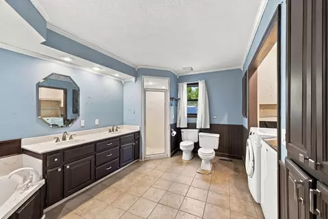 Bath - 301 Hillcrest Dr, Noel, MO 64854 photo 2 of 3