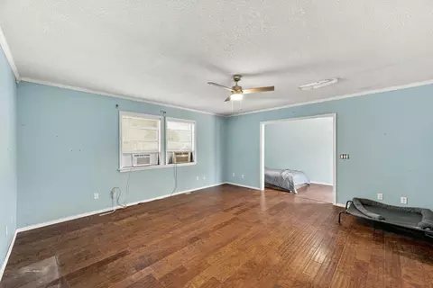 Living - 301 Hillcrest Dr, Noel, MO 64854 photo 8 of 9