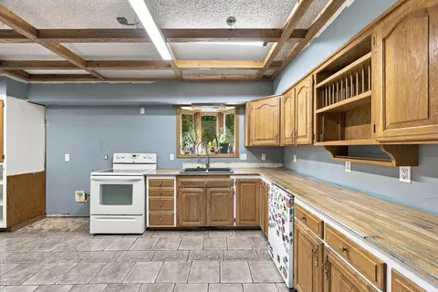 Kitchen - 301 Hillcrest Dr, Noel, MO 64854 photo 3 of 3