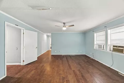 Living - 301 Hillcrest Dr, Noel, MO 64854 photo 9 of 9
