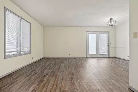 Living - 2970 W Roxbury Street Apt A B St #A & B, Springfield, MO 65807 photo 1 of 9