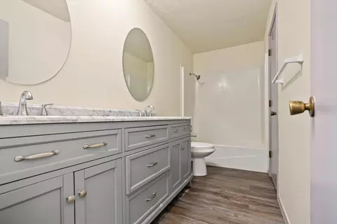 Bath - 2970 W Roxbury Street Apt A B St #A & B, Springfield, MO 65807 photo 1 of 7