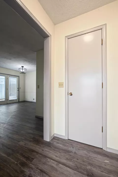 Entry Way - 2970 W Roxbury Street Apt A B St #A & B, Springfield, MO 65807 photo 1 of 4