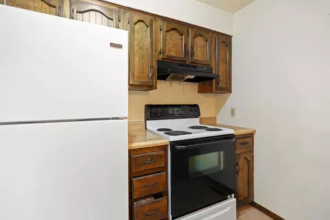 Kitchen - 2970 W Roxbury Street Apt A B St #A & B, Springfield, MO 65807 photo 11 of 12