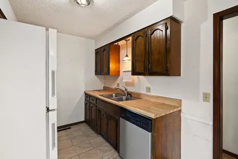 Kitchen - 2970 W Roxbury Street Apt A B St #A & B, Springfield, MO 65807 photo 7 of 12