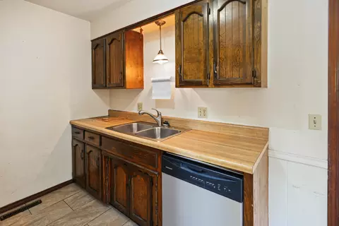 Kitchen - 2970 W Roxbury Street Apt A B St #A & B, Springfield, MO 65807 photo 12 of 12