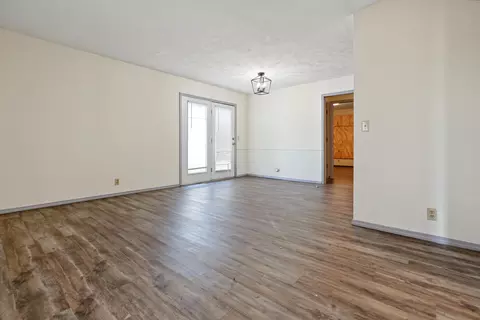 Living - 2970 W Roxbury Street Apt A B St #A & B, Springfield, MO 65807 photo 2 of 9