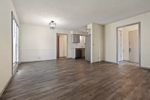Living - 2970 W Roxbury Street Apt A B St #A & B, Springfield, MO 65807 photo 3 of 9