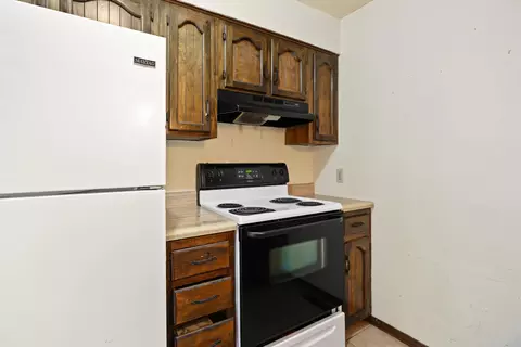 Kitchen - 2970 W Roxbury Street Apt A B St #A & B, Springfield, MO 65807 photo 10 of 12