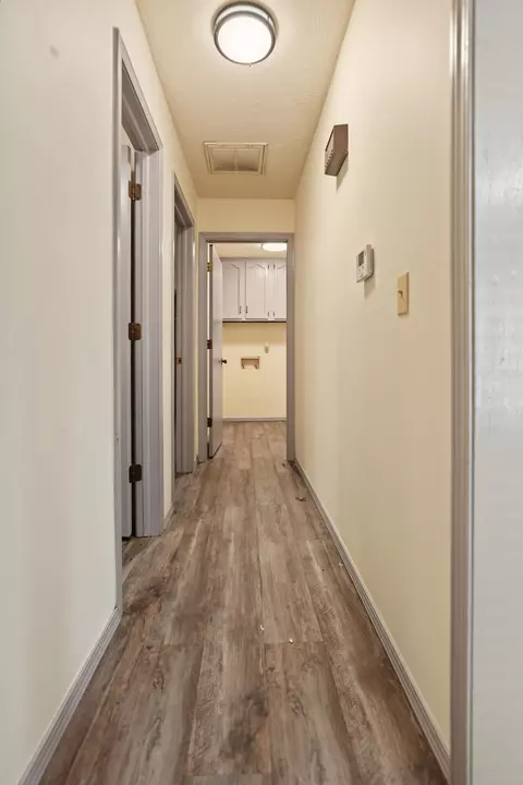Entry Way - 2970 W Roxbury Street Apt A B St #A & B, Springfield, MO 65807 photo 2 of 4