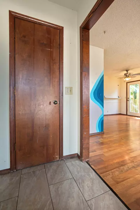 Entry Way - 2970 W Roxbury Street Apt A B St #A & B, Springfield, MO 65807 photo 3 of 4
