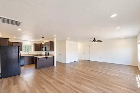 Living - 140 E Sunset Cove Ln, Kirbyville, MO 65679 photo 6 of 6