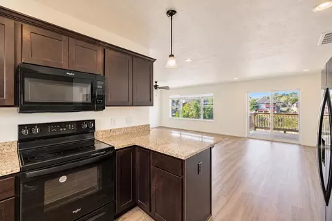 Kitchen - 140 E Sunset Cove Ln, Kirbyville, MO 65679 photo 3 of 3