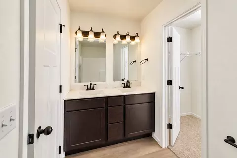 Entry Way - 140 E Sunset Cove Ln, Kirbyville, MO 65679 photo 1 of 2