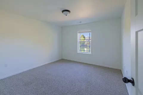 Bedroom - 140 E Sunset Cove Ln, Kirbyville, MO 65679 photo 4 of 6