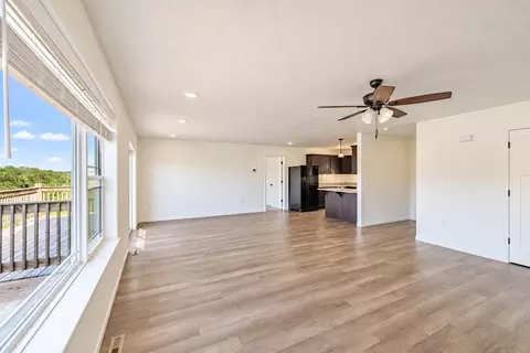 Living - 140 E Sunset Cove Ln, Kirbyville, MO 65679 photo 5 of 6