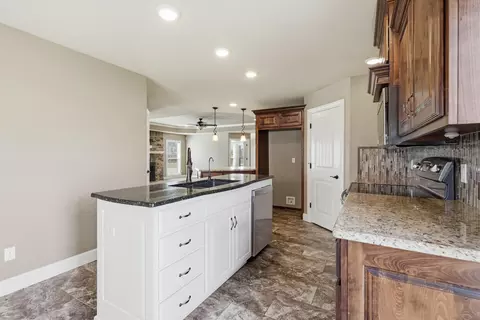 Kitchen - 1821 Texas Ave, Joplin, MO 64804 photo 4 of 6