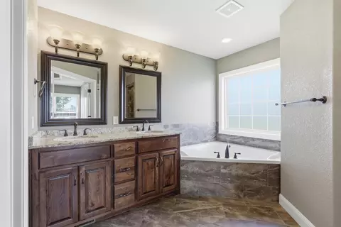 Bath - 1821 Texas Ave, Joplin, MO 64804 photo 5 of 5