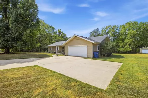 Exterior - 6487 N Marilyn Ave, Springfield, MO 65803 photo 12 of 12