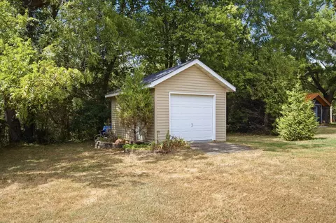 Exterior - 6487 N Marilyn Ave, Springfield, MO 65803 photo 10 of 12