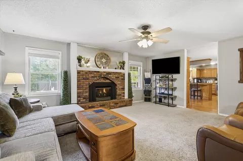 Living - 6487 N Marilyn Ave, Springfield, MO 65803 photo 1 of 3