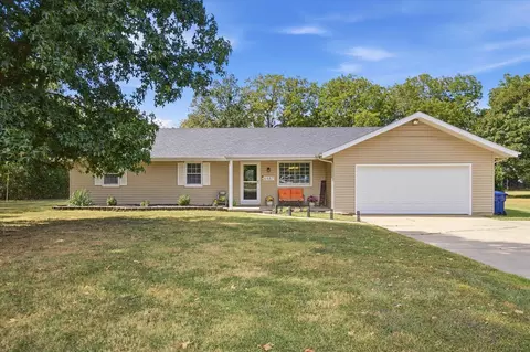 Exterior - 6487 N Marilyn Ave, Springfield, MO 65803 photo 3 of 12