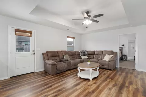 Entry Way - 513 Mark St, Billings, MO 65610 photo 2 of 2