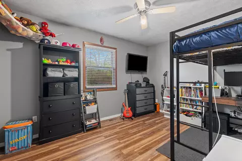 Bedroom - 352 Cedar Park Rd, Branson, MO 65616 photo 4 of 7