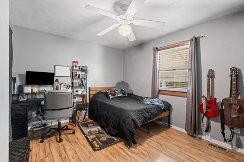 Bedroom - 352 Cedar Park Rd, Branson, MO 65616 photo 6 of 7