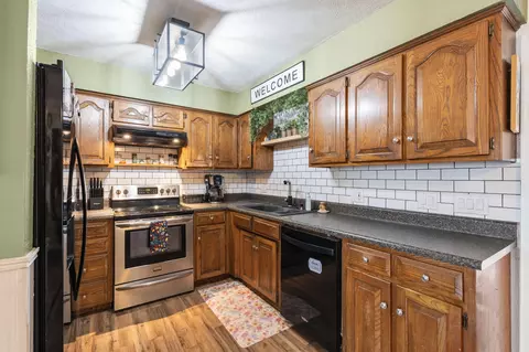 Kitchen - 352 Cedar Park Rd, Branson, MO 65616 photo 2 of 3