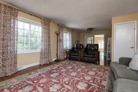 Living - 3060 W Ellison Dr, Springfield, MO 65810 photo 3 of 4