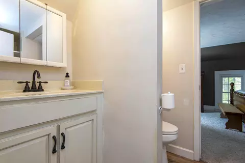 Bath - 3060 W Ellison Dr, Springfield, MO 65810 photo 4 of 5