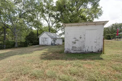 Exterior - 3060 W Ellison Dr, Springfield, MO 65810 photo 7 of 16