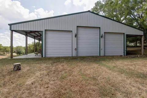 Exterior - 3060 W Ellison Dr, Springfield, MO 65810 photo 4 of 16